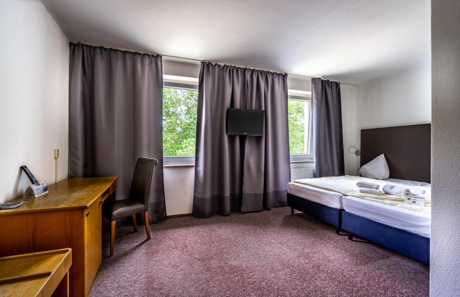 Sl'Otel Budget Bernburg Exterior foto