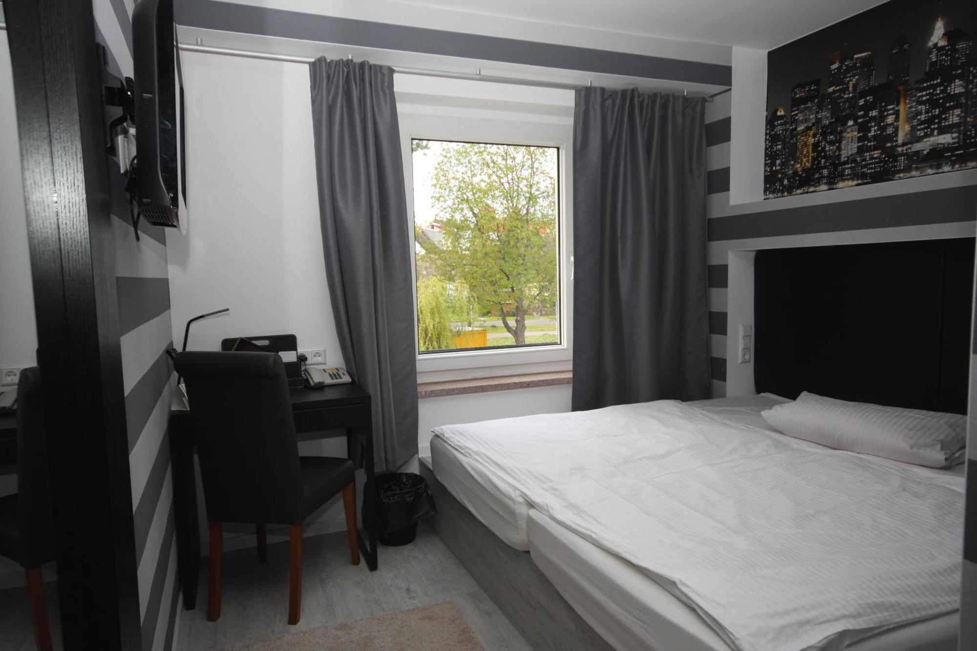 Sl'Otel Budget Bernburg Habitación foto